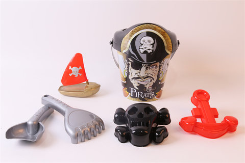 Pirate Hat Bucket 7-Piece Beach Toy Set
