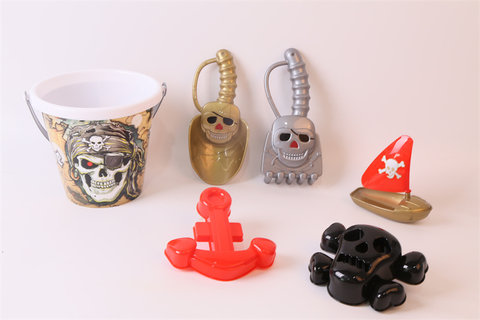 Pirate Beach Bucket 5-piece Beach Toy Set