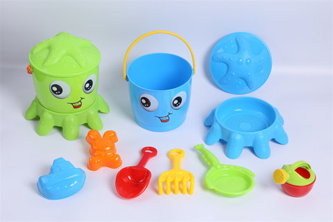 Octopus covered expression beach bucket beach toy