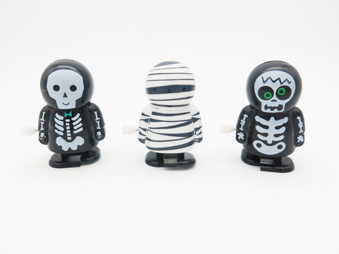 Walking green-eyed ghost, green-collar ghost, print-eyed mummy ghost (ABS material)