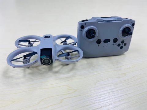 New technology products ultra-light small quadcopter\Optical flow obstacle avoidance aerial photography aircraft with steering gear\Unmanned aerial vehicle\Mini small quadcopter