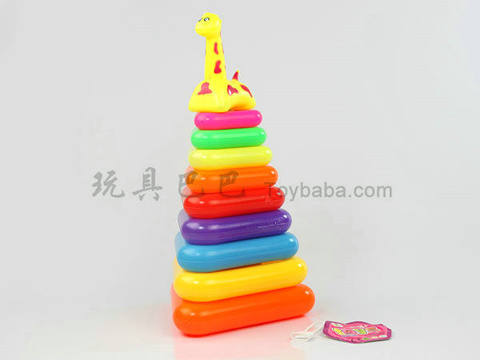 Triangular giant ring giraffe