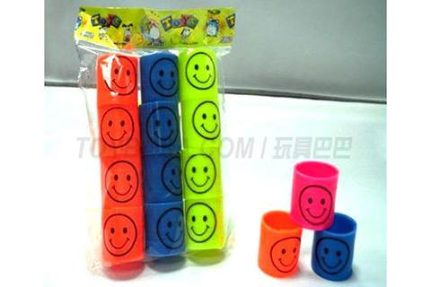 Solid color rainbow ring