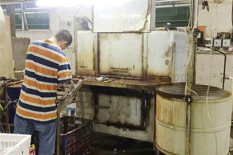Rubber Lacquer Production Workshop of Rubber Lacquer Toy Processing Factory