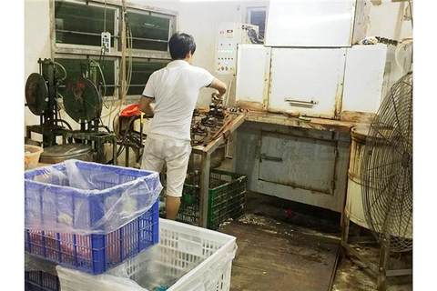 Rubber Lacquer Production Workshop of Rubber Lacquer Toy Processing Factory