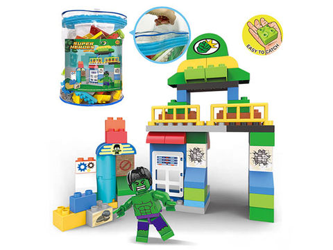 The Hulk is compatible with Lego granule building blocks (57PCS)