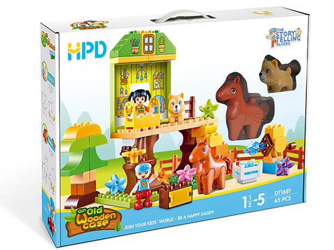 Large pellet building blocks-an old wooden box