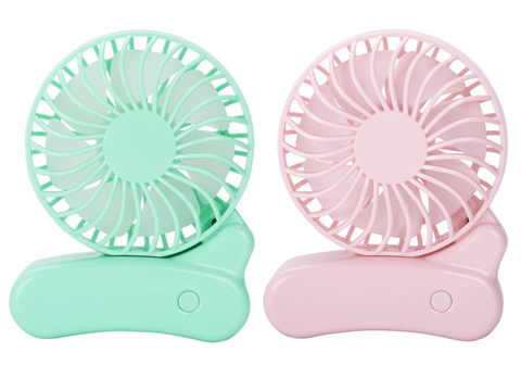 Large-capacity silent 90-degree rotating third-gear fan