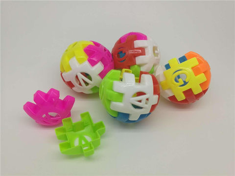 6 pieces of assembled building blocks, balls, sugar toys, gifts, small toys