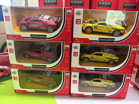 1-32 alloy racing car model return force light music three doors